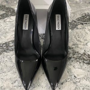 Steve Madden black pumps, NEVER WORN
